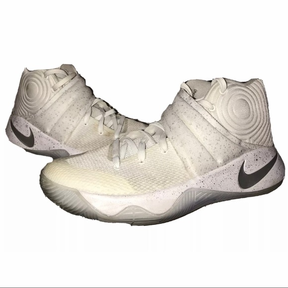 Nike Kyrie 2 Basketball Shoes Mens Size 9 Nike Kyrie 2 Basketball Shoes Mens Size 9